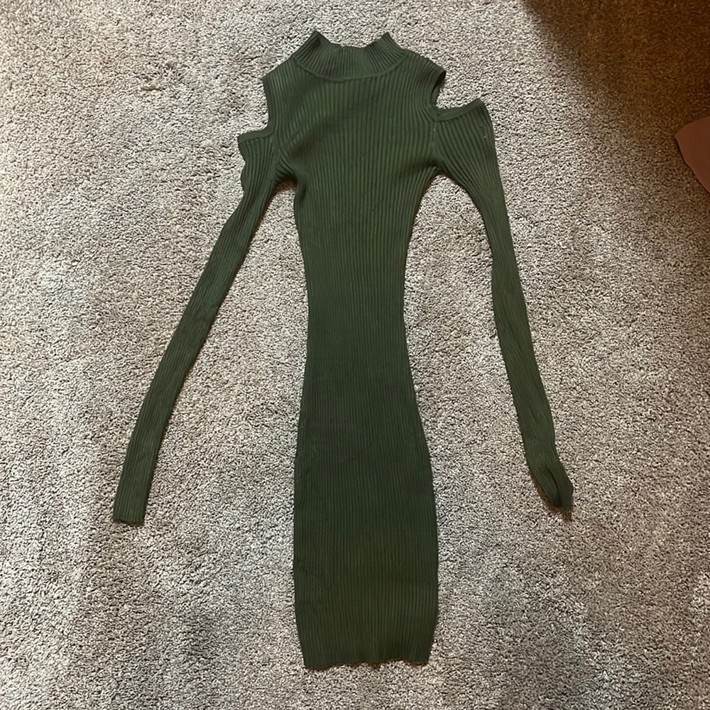 Mini dress cold shoulders